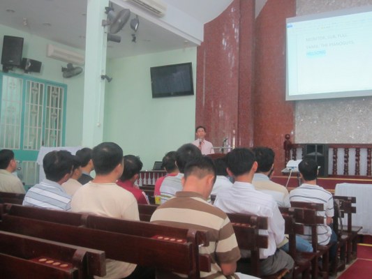 Chuy&ecirc;n vi&ecirc;n c&ocirc;ng ty Du Dương huấn luyện l&yacute; thuyết