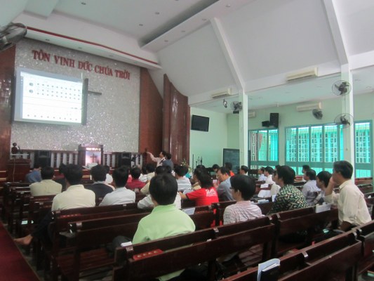 Chuy&ecirc;n vi&ecirc;n c&ocirc;ng ty Du Dương huấn luyện l&yacute; thuyết