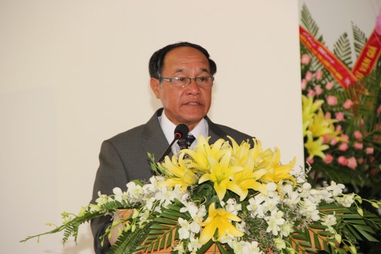 Mục sư L&ecirc; Văn Lực - Quản nhiệm HT Vạn Ninh hướng dẫn chương tr&igrave;nh