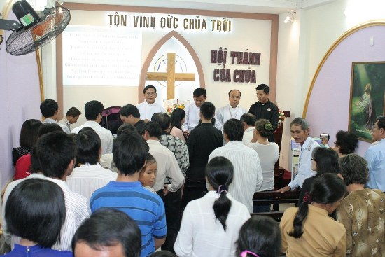 Cử h&agrave;nh Th&aacute;nh Nhiệm Hiệp Th&ocirc;ng