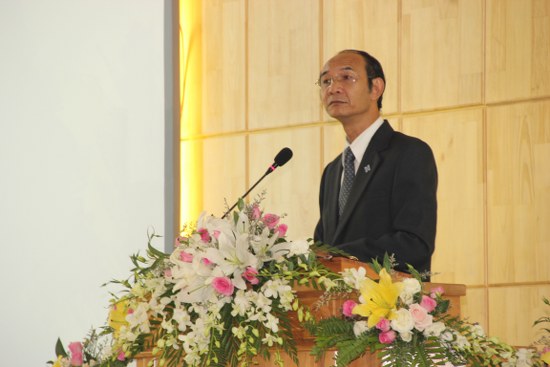 Mục sư Nguyễn Hữu B&igrave;nh giảng sứ điệp Ph&uacute;c &Acirc;m với chủ đề "V&igrave; Sao Đấng Th&aacute;nh L&acirc;m Ph&agrave;m?"