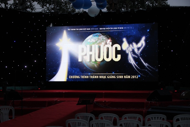 S&acirc;n khấu được chuẩn bị từ chiều ng&agrave;y 07/12/2012