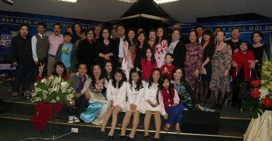 Chụp h&igrave;nh lưu niệm