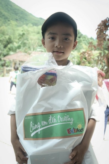 Vui th&iacute;ch trước những đồ d&ugrave;ng học tập mới