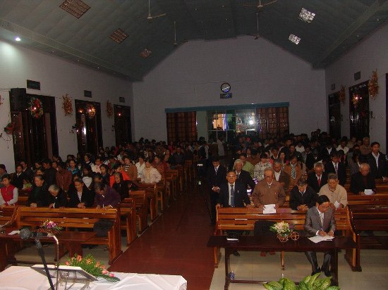 Quang cảnh buổi lễ phước hạnh m&agrave; Ch&uacute;a đ&atilde; ban cho Hội Th&aacute;nh Phước An