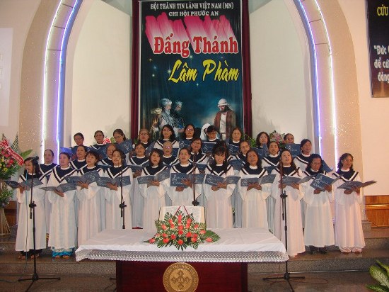 Ban Phụ nữ t&ocirc;n vinh Ch&uacute;a