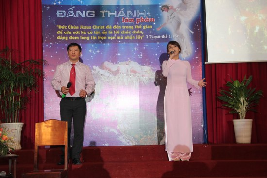Song ca "Qu&agrave; Y&ecirc;u Thương"