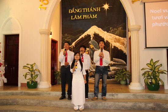 Truyền giảng gi&aacute;ng sinh đ&ecirc;m 25/12/2012
