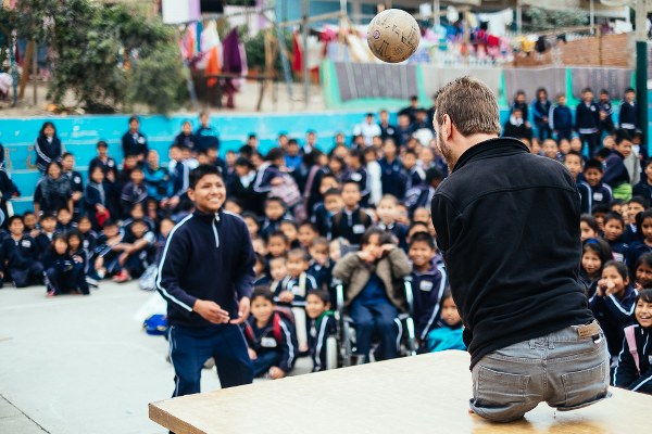 nick peru, world tour outreach, tin lanh