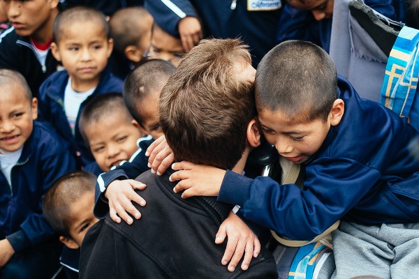 nick peru, world tour outreach, tin lanh