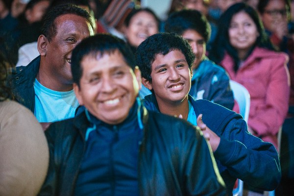 nick peru, world tour outreach, tin lanh