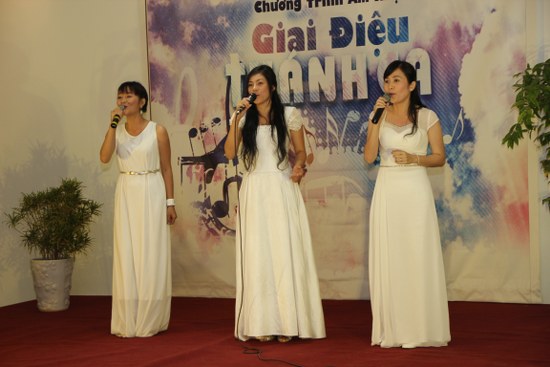 Naomi - Nenita - B&iacute;ch Ch&acirc;u với giai điệu s&ocirc;i động của b&agrave;i h&aacute;t "Lời Ti&ecirc;n Tri Ứng Nghiệm"