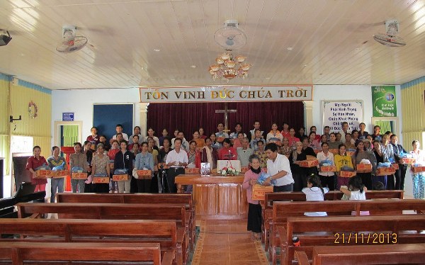 CỨU TRỢ LŨ LỤT TẠI TỈNH QUẢNG NG&Atilde;I