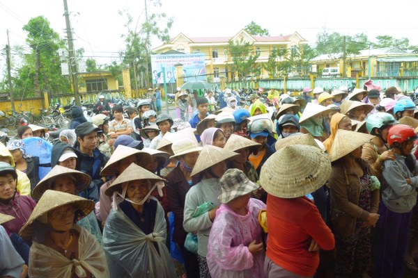 Hội th&aacute;nh Mennonite Việt nam cứu trợ lũ lụt