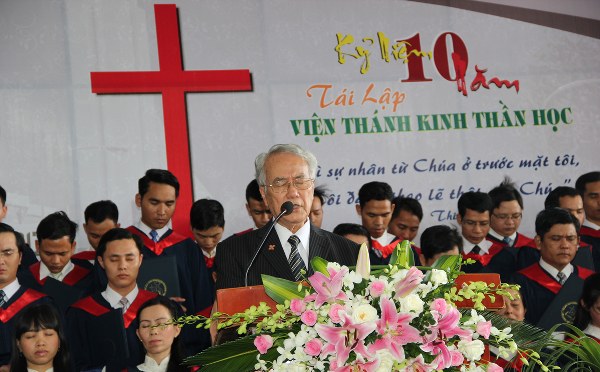 lễ tốt nghiệp th&aacute;nh kinh thần học