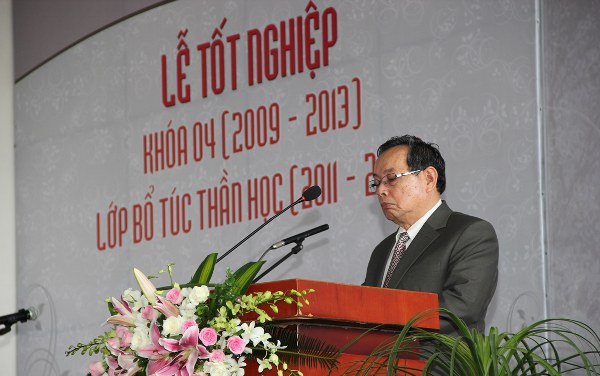lễ tốt nghiệp th&aacute;nh kinh thần học