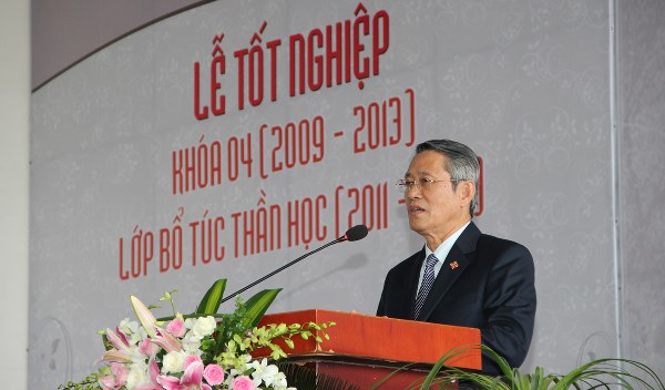lễ tốt nghiệp th&aacute;nh kinh thần học
