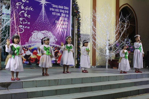  TRUYỀN GIẢNG GI&Aacute;NG SINH TẠI HỘI TH&Aacute;NH LONG TH&Agrave;NH.