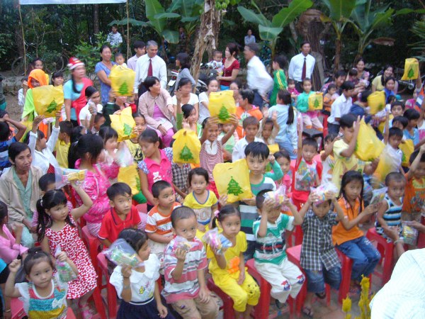 86 NGƯỜI TIN CH&Uacute;A TẠI HỘI TH&Aacute;NH AN LẠC T&Acirc;Y S&Oacute;C TRĂNG.