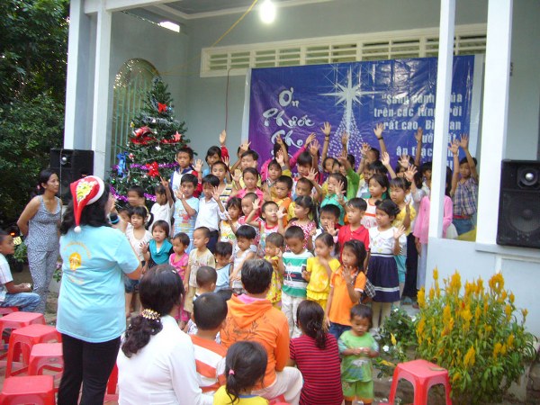 86 NGƯỜI TIN CH&Uacute;A TẠI HỘI TH&Aacute;NH AN LẠC T&Acirc;Y S&Oacute;C TRĂNG.
