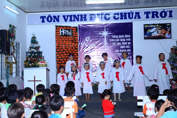 TRUYỀN GIẢNG GI&Aacute;NG SINH TẠI HỘI TH&Aacute;NH TH&Agrave;NH TRUNG &ndash; VĨNH LONG