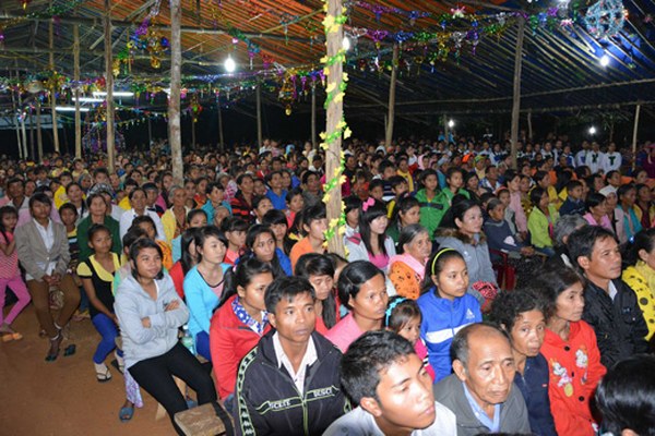 TRUYỀN GIẢNG GI&Aacute;NG SINH TẠI HAI HUYỆN MIỀN N&Uacute;I TỈNH KH&Aacute;NH H&Ograve;A