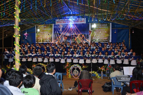 TRUYỀN GIẢNG GI&Aacute;NG SINH TẠI HAI HUYỆN MIỀN N&Uacute;I TỈNH KH&Aacute;NH H&Ograve;A