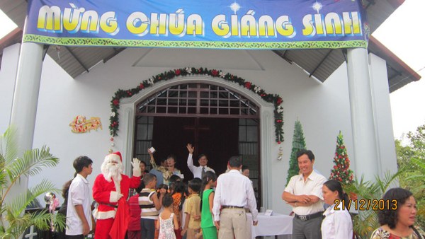 HỘI NH&Aacute;NH AN B&Igrave;NH MỪNG CH&Uacute;A GI&Aacute;NG SINH TRONG NG&Ocirc;I NH&Agrave; THỜ MỚI