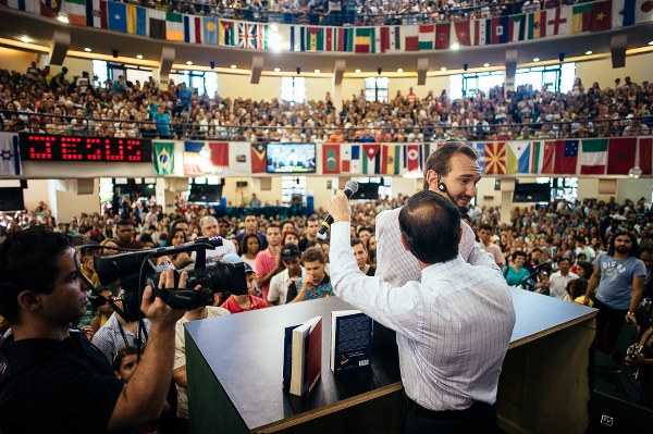 Nick vujicic world tour outreach brazil 2013