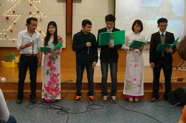 Chung Vui Gi&aacute;ng Sinh C&ugrave;ng Hội Th&aacute;nh Lời Sự Sống Việt Nam Tại Moscow, Malaysia, Australia, H&agrave;n Quốc