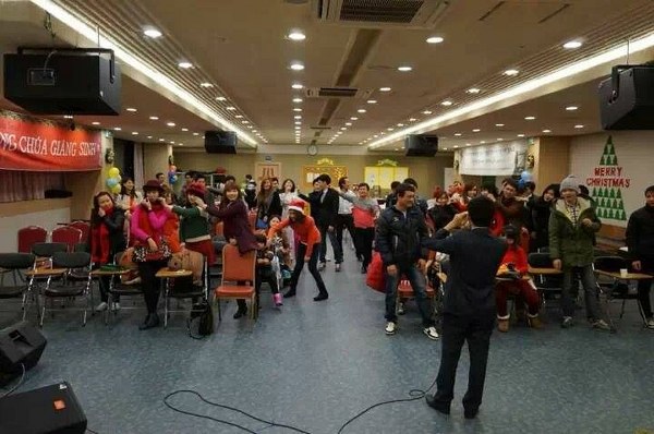 Chung Vui Gi&aacute;ng Sinh C&ugrave;ng Hội Th&aacute;nh Lời Sự Sống Việt Nam Tại Moscow, Malaysia, Australia, H&agrave;n Quốc