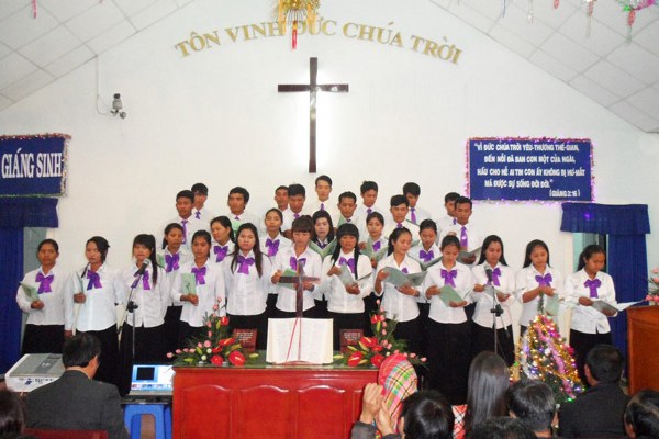 Đ&Ecirc;M TH&Aacute;NH NHẠC MỪNG CH&Uacute;A GI&Aacute;NG SINH TẠI CHI HỘI T&Agrave; NUNG &ndash; L&Acirc;M ĐỒNG