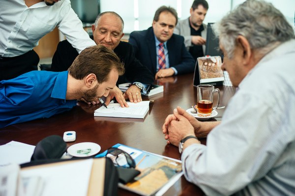 nick vujicic, uruguay, worldoutreach tour,