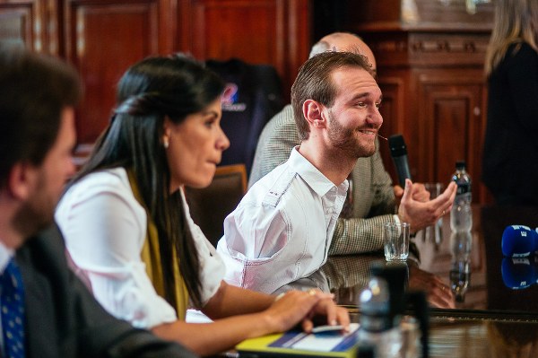 nick vujicic, uruguay, worldoutreach tour,