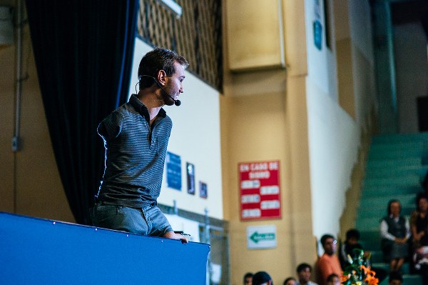 h&agrave;nh tr&igrave;nh nam mỹ, World Outreach Tour, nick vujicic, bolivia
