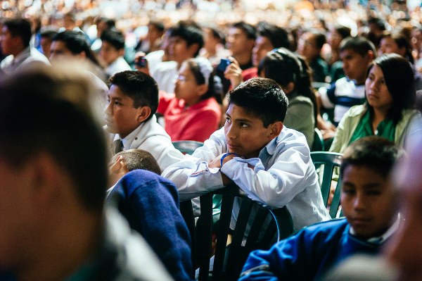 h&agrave;nh tr&igrave;nh nam mỹ, World Outreach Tour, nick vujicic, bolivia