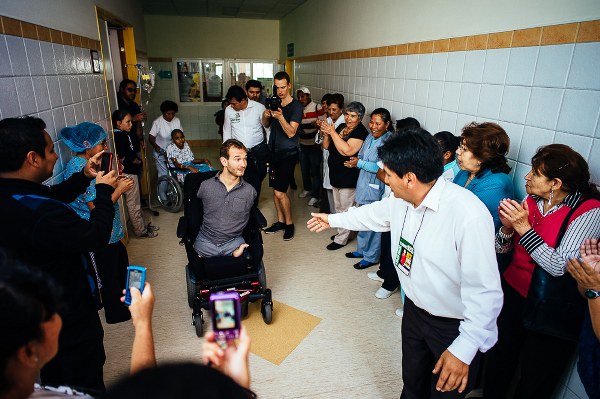 h&agrave;nh tr&igrave;nh nam mỹ, World Outreach Tour, nick vujicic, bolivia