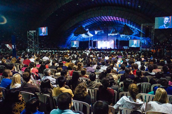 h&agrave;nh tr&igrave;nh nam mỹ, World Outreach Tour, nick vujicic, bolivia