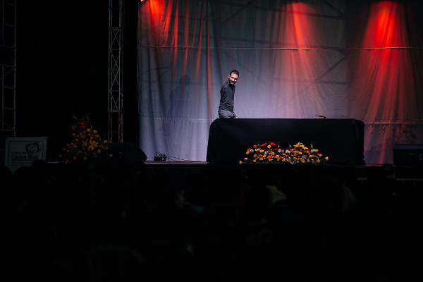 h&agrave;nh tr&igrave;nh nam mỹ, World Outreach Tour, nick vujicic, bolivia