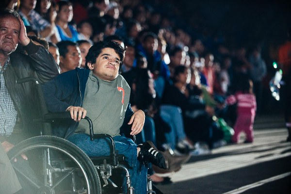 h&agrave;nh tr&igrave;nh nam mỹ, World Outreach Tour, nick vujicic, bolivia