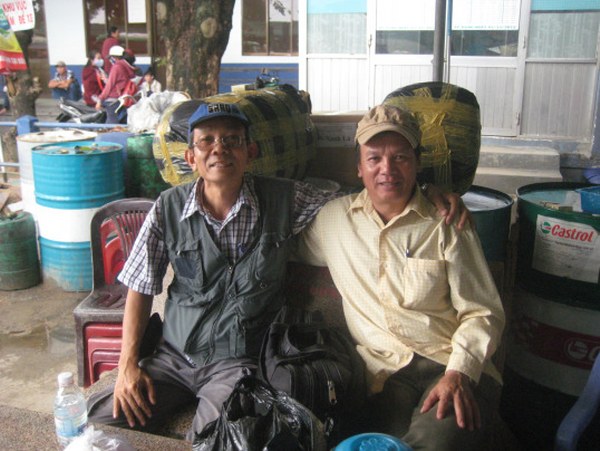 chia sẻ t&igrave;nh thương với c&aacute;c t&iacute;n hữu v&agrave; đồng b&agrave;o người H&rsquo;r&ecirc;