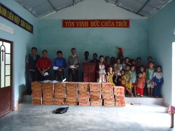 chia sẻ t&igrave;nh thương với c&aacute;c t&iacute;n hữu v&agrave; đồng b&agrave;o người H&rsquo;r&ecirc;
