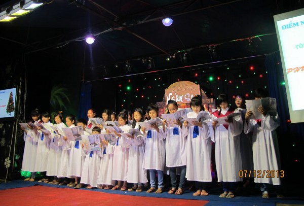 TRUYỀN GIẢNG GI&Aacute;NG SINH 2013 TẠI ĐIỂM NH&Oacute;M T&Acirc;N L&Yacute; Đ&Ocirc;NG &ndash; TIỀN GIANG