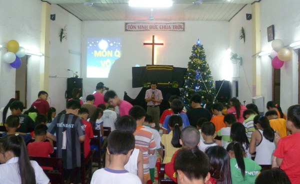 TRUYỀN GIẢNG GIÁNG SINH NĂM 2013 TẠI HỘI THÁNH TẮC VÂN - CÀ MAU