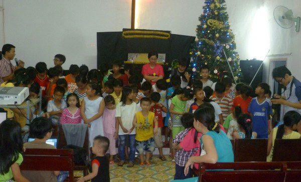 TRUYỀN GIẢNG GIÁNG SINH NĂM 2013 TẠI HỘI THÁNH TẮC VÂN - CÀ MAU