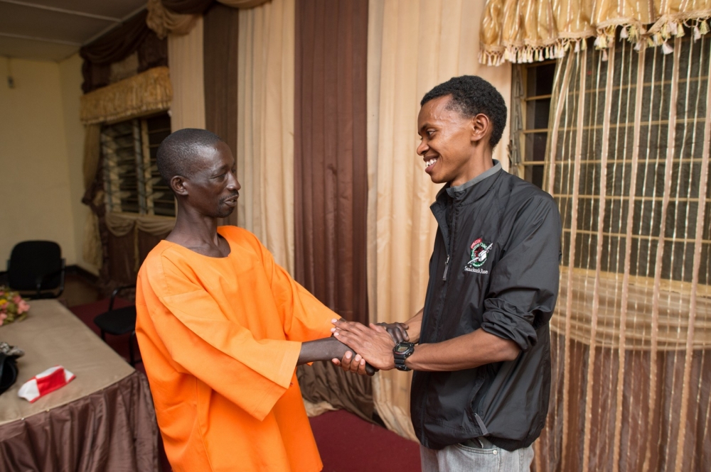 tha thứ, giệt chủng Rwanda