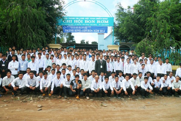 LỄ KHAI GIẢNG TH&Aacute;NH KINH CĂN BẢN TỈNH L&Acirc;M ĐỒNG NĂM 2014