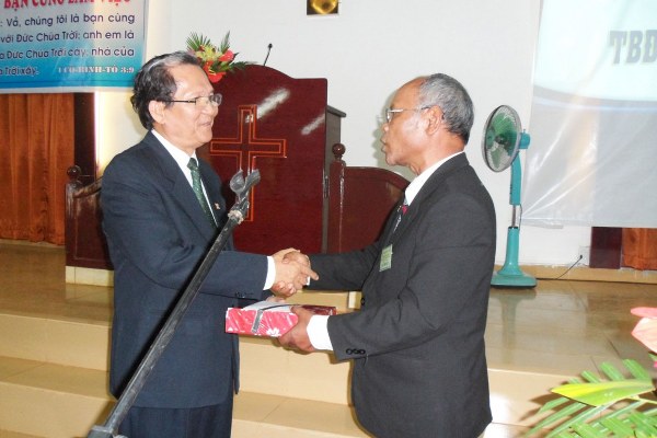 HIỆP NGUYỆN MỤC SƯ - TRUYỀN ĐẠO TỈNH L&Acirc;M ĐỒNG TH&Aacute;NG 5/2014