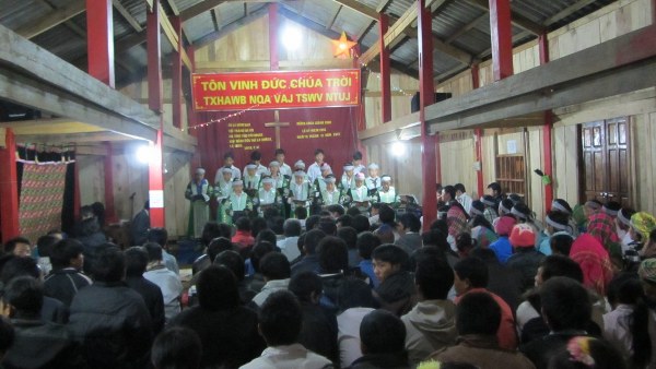 kh&ocirc;ng khí đón giáng sinh của các tín hữu H&rsquo;m&ocirc;ng tại tỉnh Bắc Kạn
