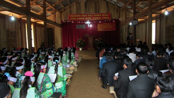 kh&ocirc;ng khí đón giáng sinh của các tín hữu H&rsquo;m&ocirc;ng tại tỉnh Bắc Kạn